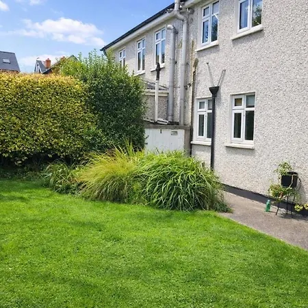 Cozy 2 Bed House In * Foxrock